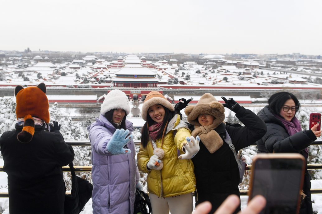 中国多地进入雨雪最强时段  暴雪大风冻雨6预警齐发 