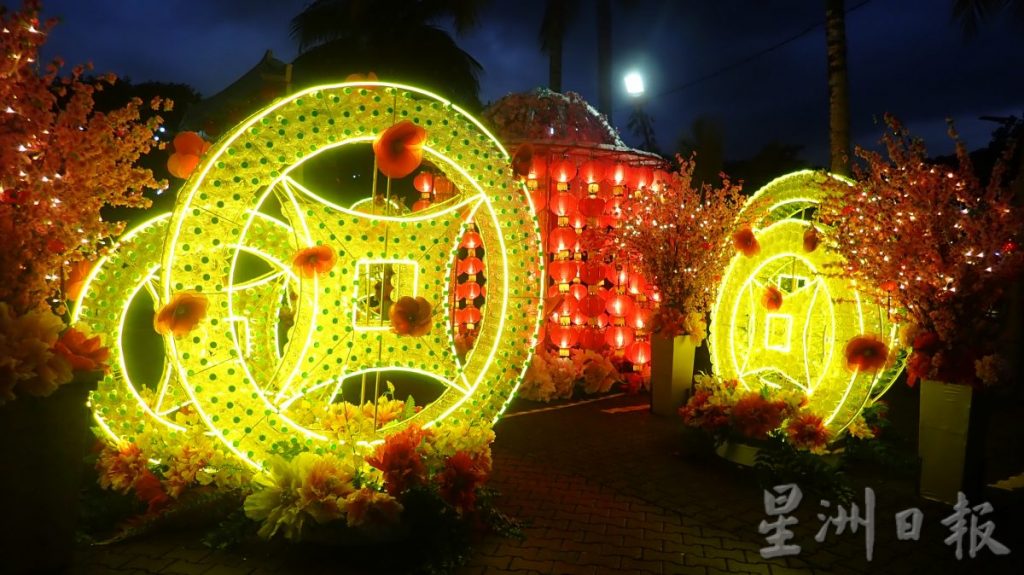 必勝生態公園  紅彤彤裝潢迎新春