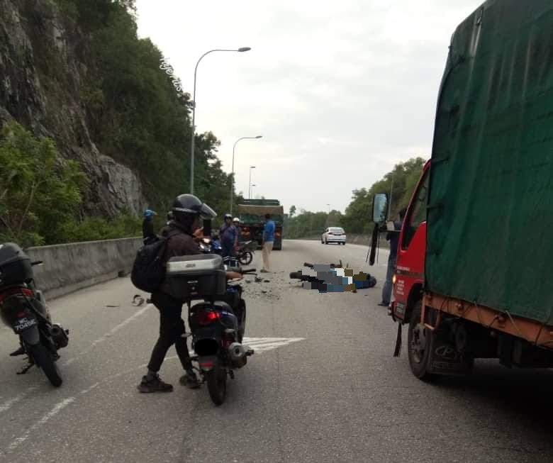 摩托車騎士撞羅裡後部身亡