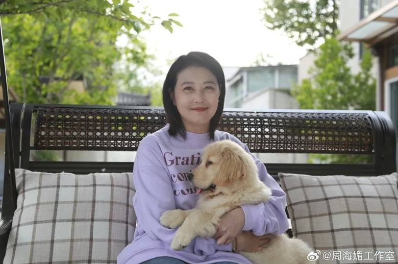 李勤勤收养周海媚爱犬 发视频晒互动超有爱