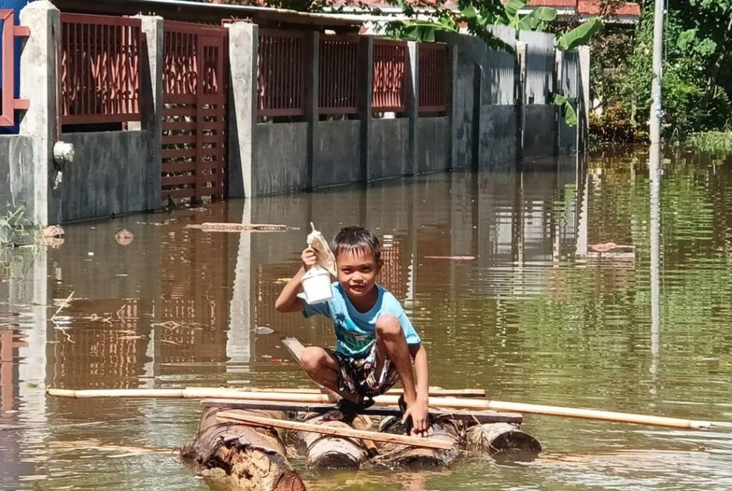 菲律宾南部洪灾山崩至少20死 影响逾81万人
