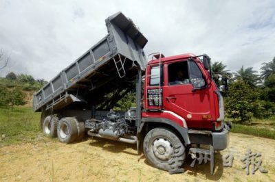 【特種車駕駛員／01】我是平板運輸車駕駛員劉志權──不能上路的重型機械，上山入林，我來運送！