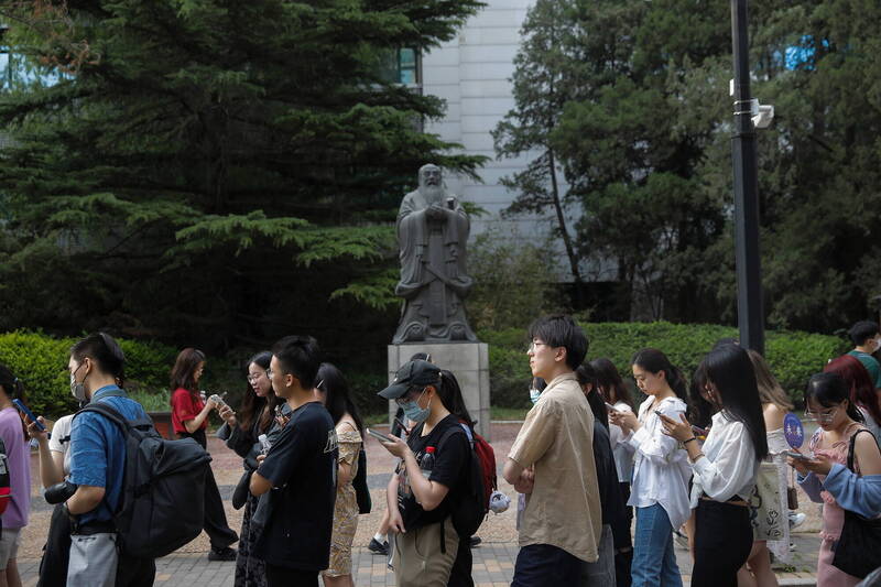 一篇博士论文2万！中国学术造假系统化 假论文生产线有市有价