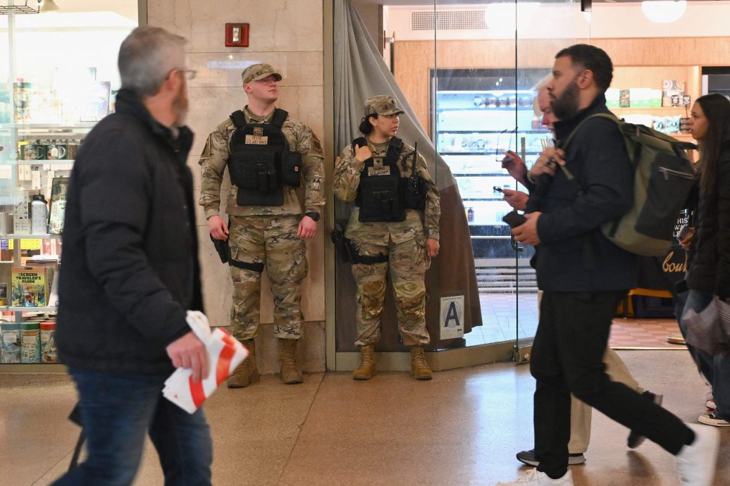 纽约地铁沦治安死角 国民兵与州警进驻巡逻
