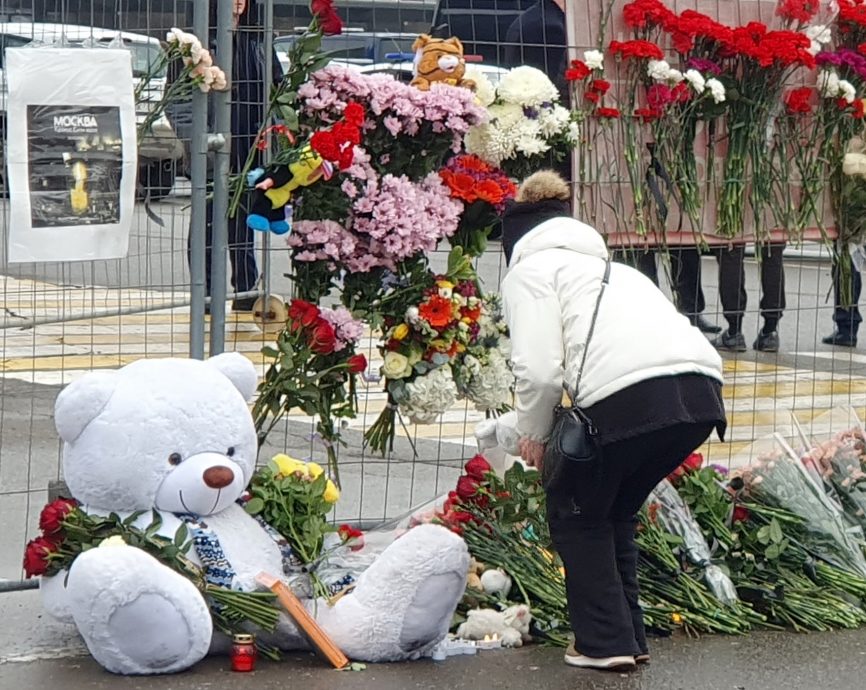 莫斯科近郊音乐厅恐袭 多人仍下落不明