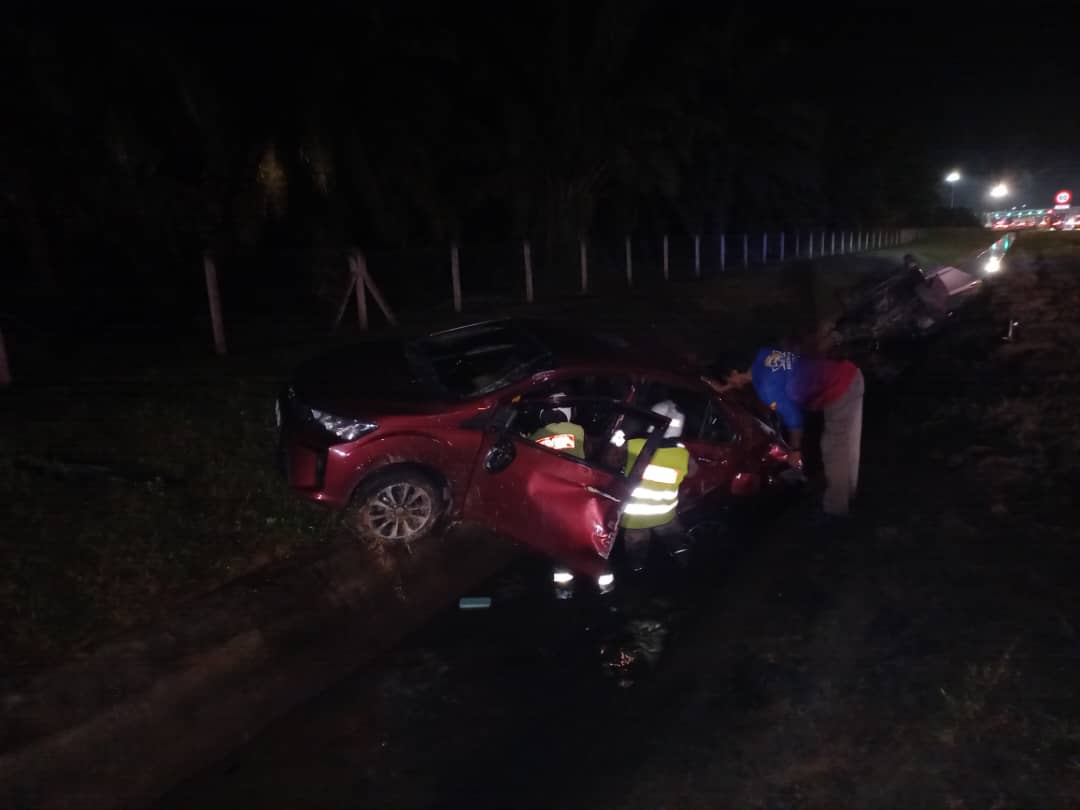 西海岸大道2車相撞 7人包括一孕婦輕傷送院