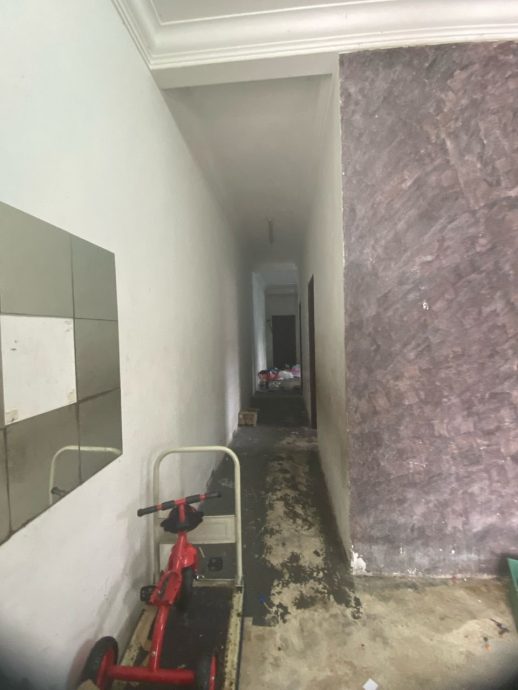 视频 | 肮脏租客欠逾RM1500电费 新屋变垃圾屋饮水机也被拆