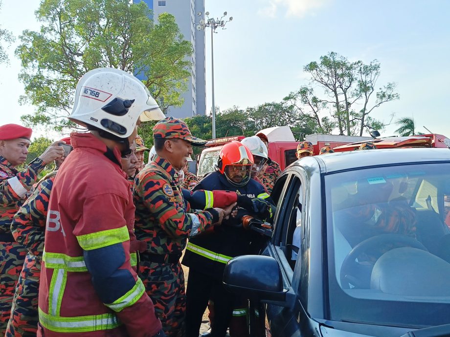 東：拉查裡：高達230萬輛車輛進入彭州