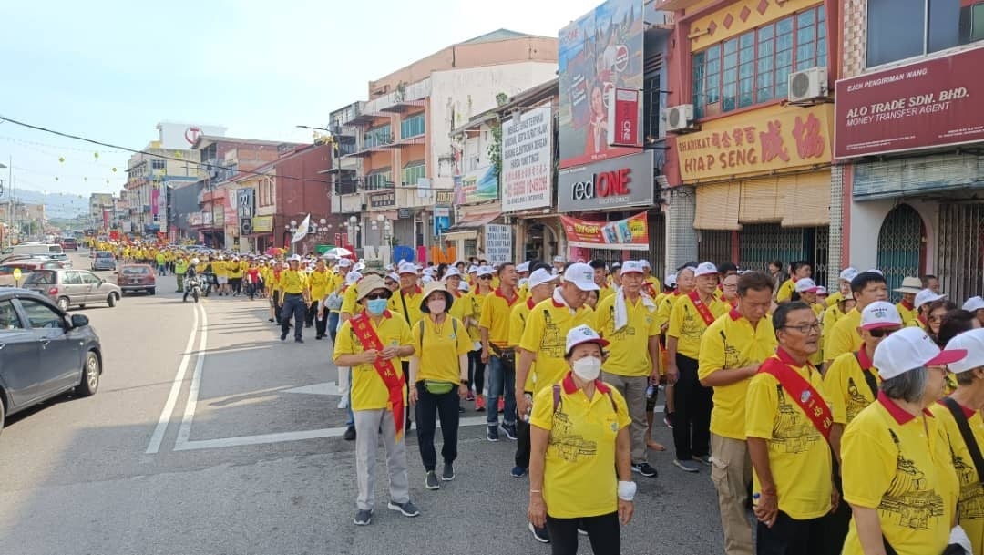 供星洲网/淡边海南会馆首次主办神明游行，获近2000人参与