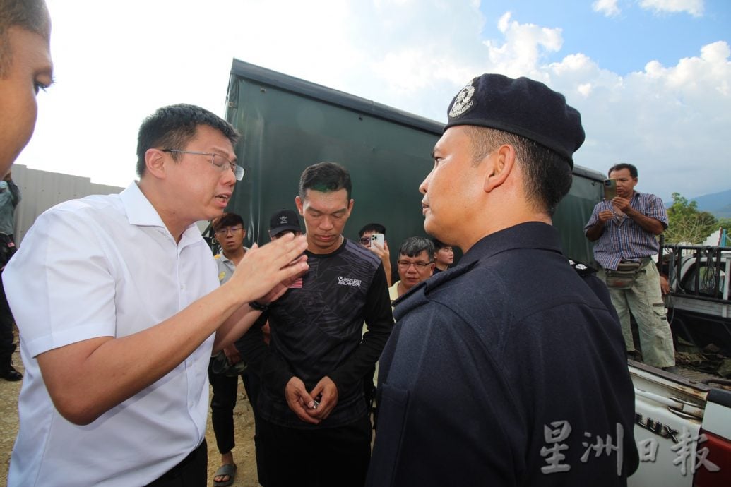 全国：森林局及警察破门闯私人榴梿芭，逮捕一名无地契女农民，与农民对峙长达4个小时