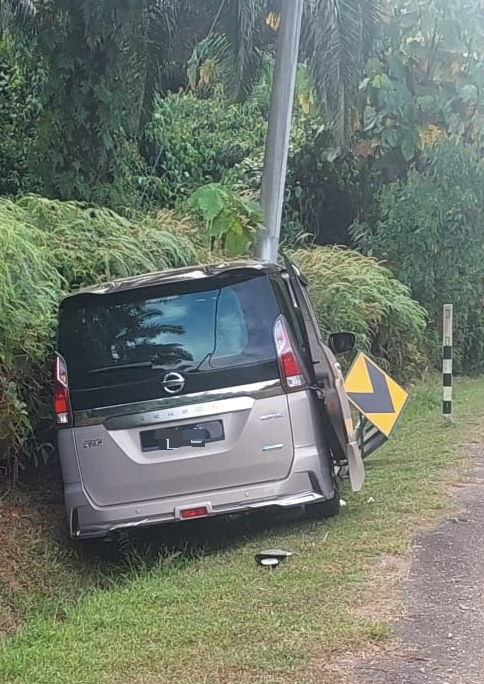 柔：车子失控撞路边，兴楼州议员艾薇雅车祸，嘴巴下巴缝19针