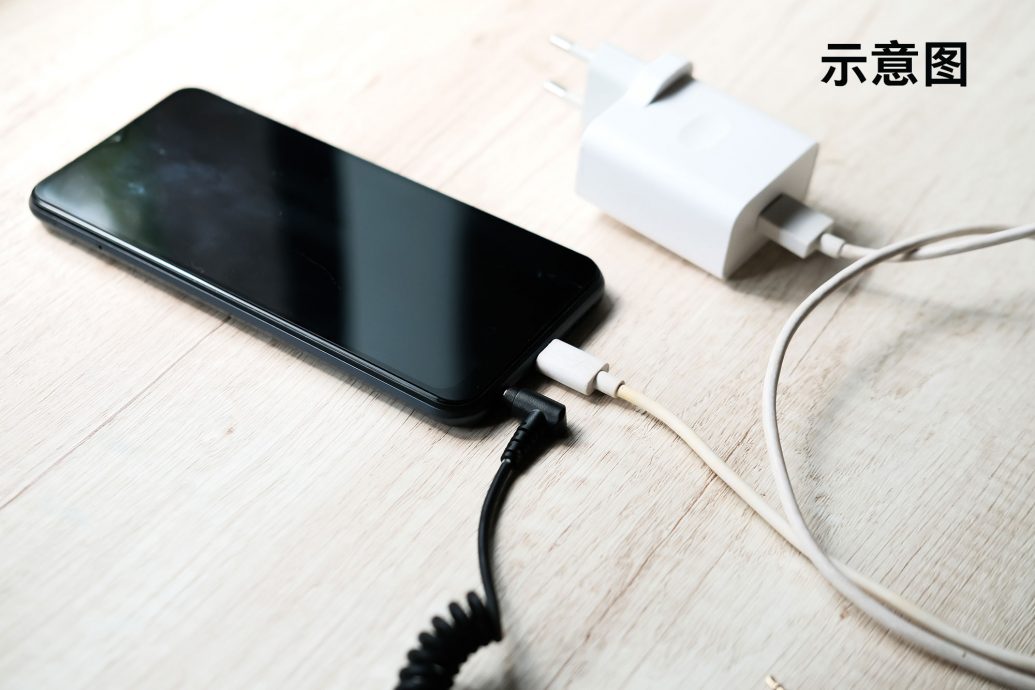 睡前將iPhone放在枕頭下充電 蘋果公司：恐影響身體熱量感知能力！