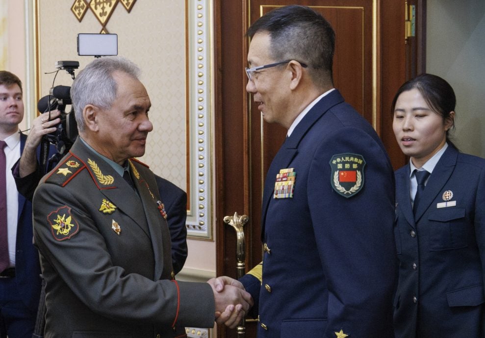 配头KAZAKHSTAN SCO DEFENSE:Russian and Chinese defense ministers meet on sidelines of SCO in Astana