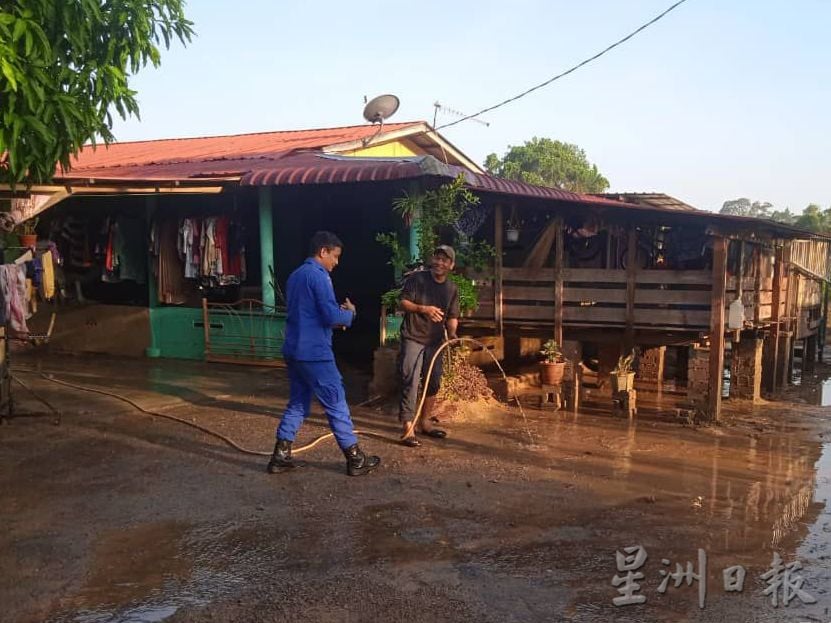 （古城第二版主文）昨午一场大雨 122水灾灾民移至临时疏散中心