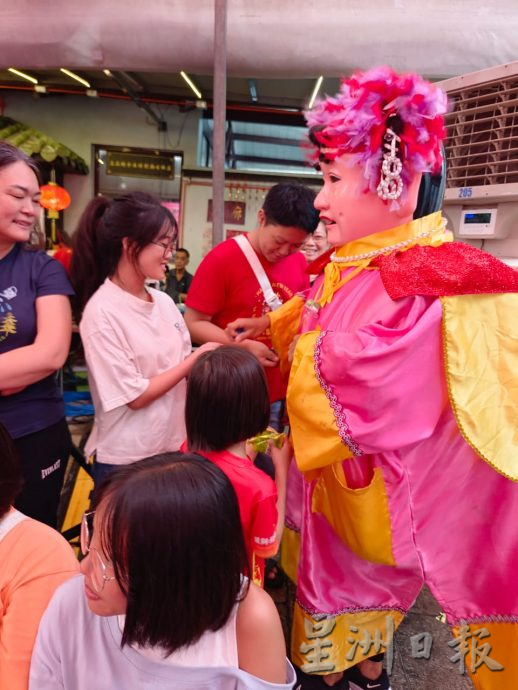 （已签发）柔：“三月初三锣鼓响”潮州童谣朗诵比赛 谢欣卉夺冠