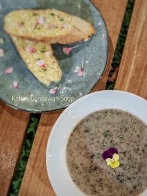 【花花人生／02】从点缀到升华风味，可食用花卉──餐盘中的超级食物