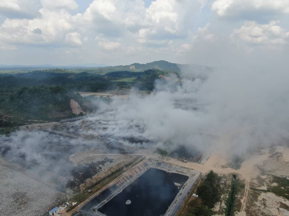 東：垃圾土埋場失火 環境局監測登州空氣質量