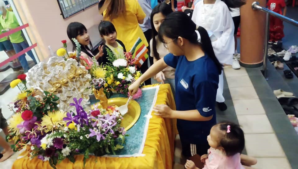 東：直涼佛教會熱鬧慶祝衛塞節 系列活動吸引佛友參與