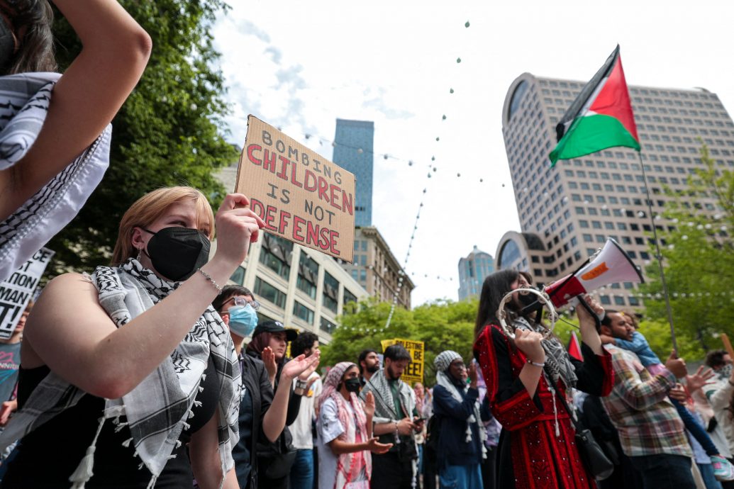 以色列袭拉法造成平民死伤 世界多地民众上街声援巴勒斯坦 the Palestinian people in Paris