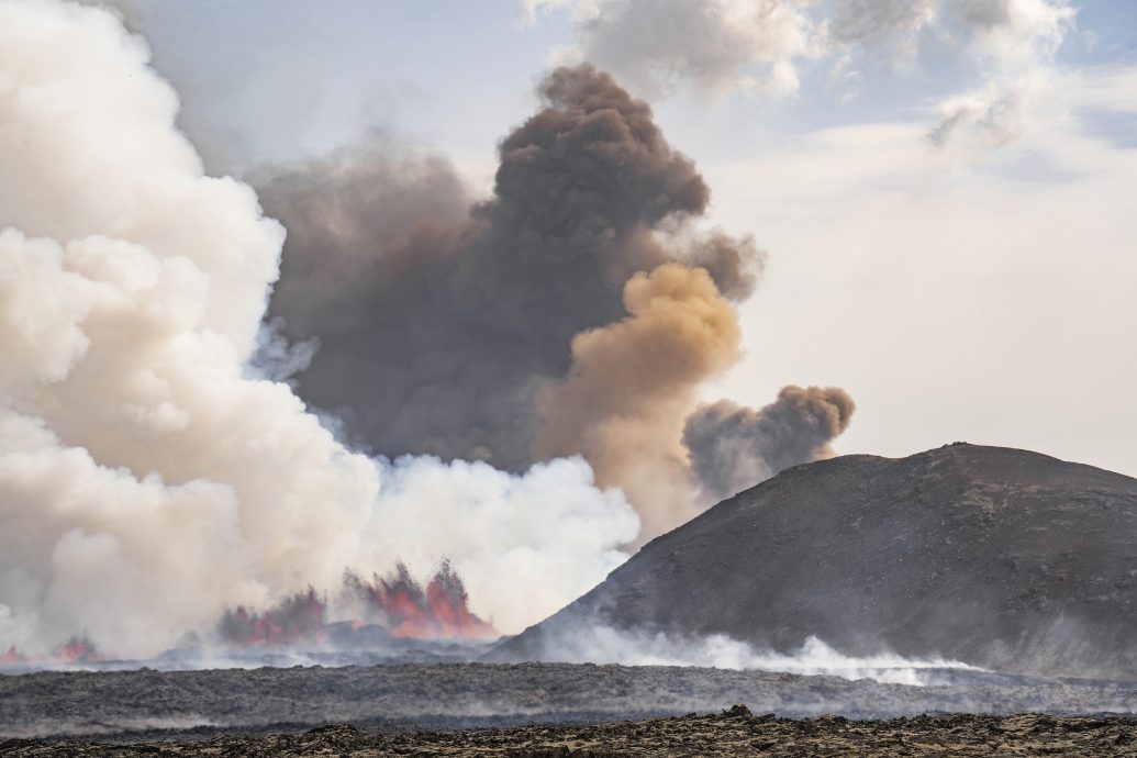 冰島雷恰角半島發生火山噴發