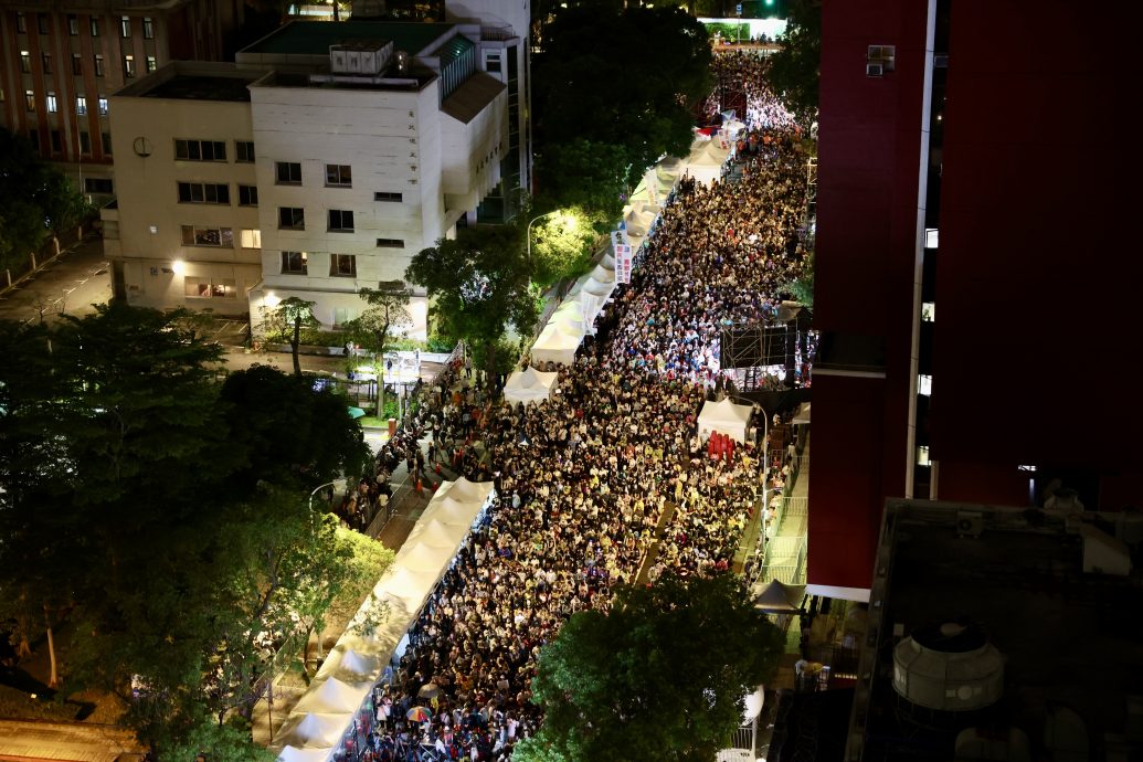 台湾立法院三读通过改革法案 行政院拟覆议民进党寻求释法