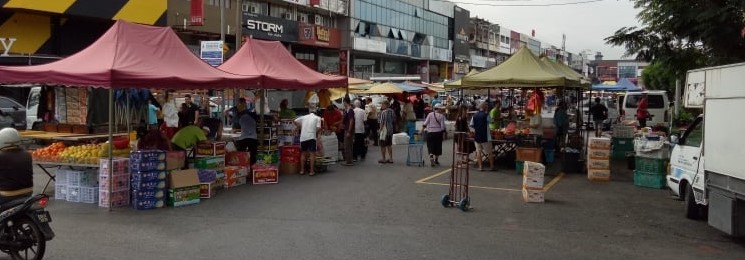 靈夜市小販執照費+攤格費352令吉吃不消