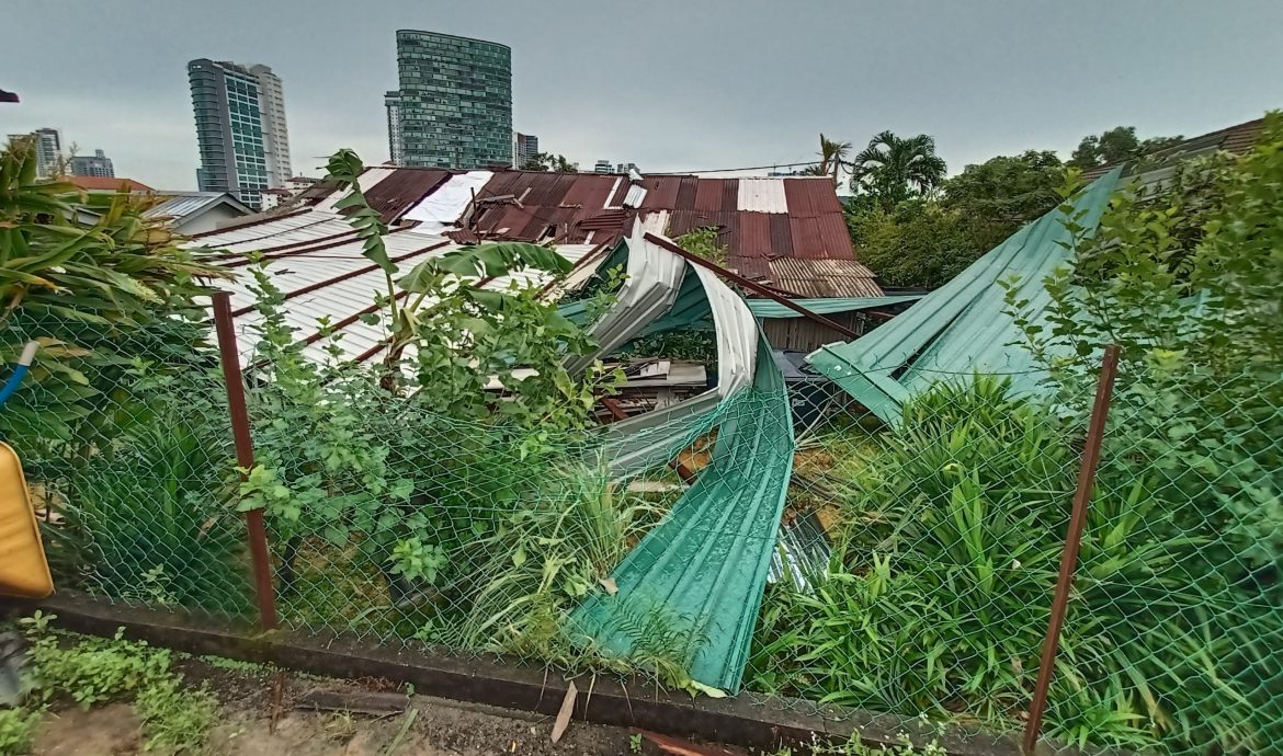 封面-大都会/狂风肆虐灵白沙罗新村40家受灾多户开天窗