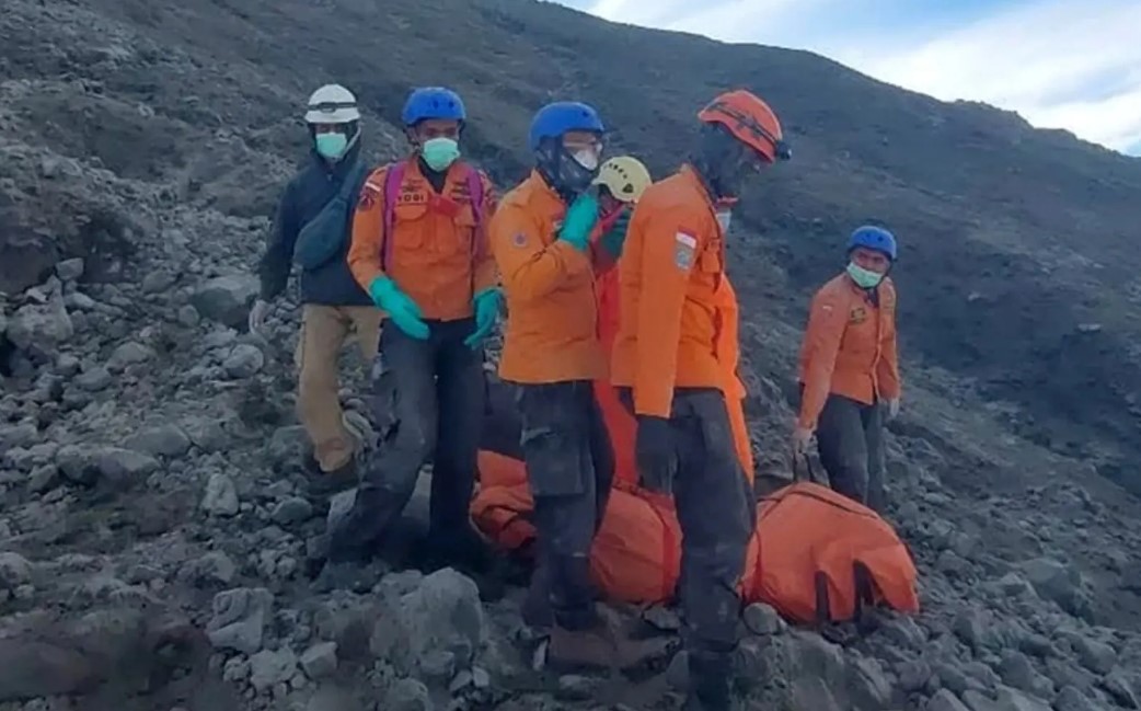 山洪爆發與火山泥流襲西蘇門答臘 至少12死4失蹤