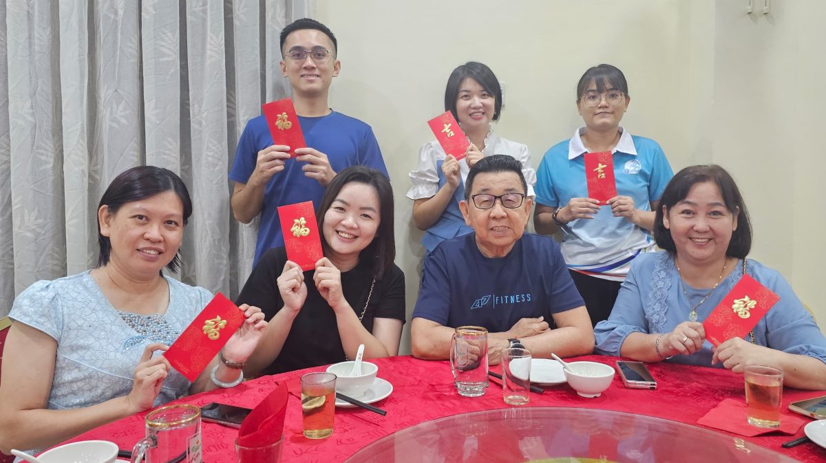 峇眼拿督5所中學教師用心教導 越來越多華裔子弟報考華文