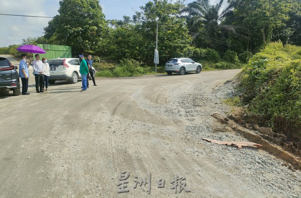 *已签发*柔（版头）：铁道旁道路关闭，长春工业区厂商被迫使用坑洞私人路