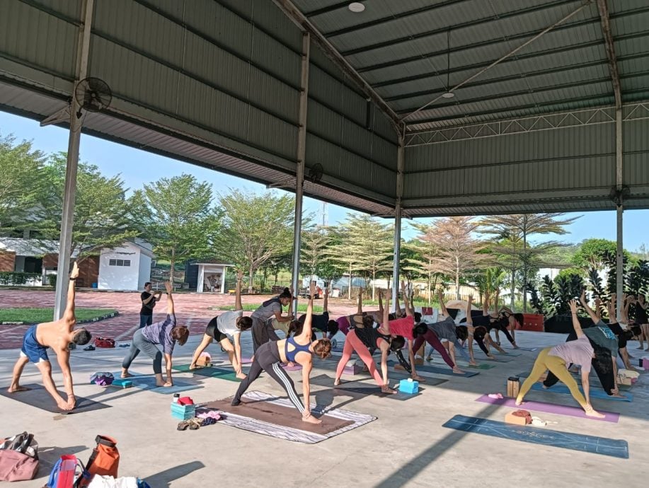 *已签发*（5月16日见报）：乐活频道| 唤醒身心灵，走一趟瑜伽静修之旅