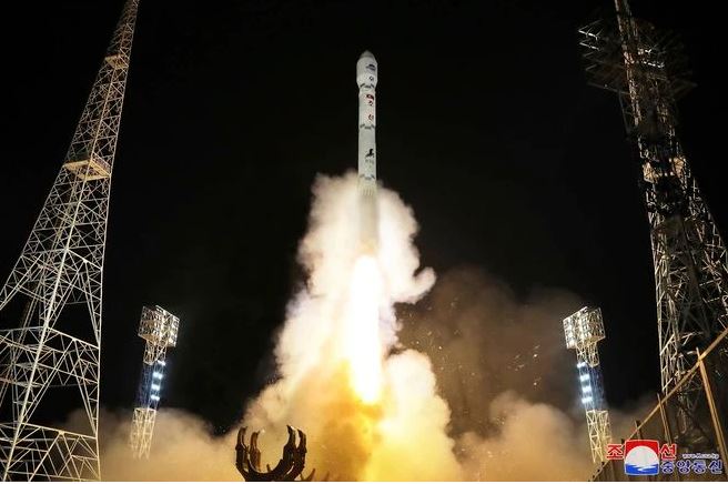 朝鲜通报最快周一发射军事卫星  美日韩紧急通话劝朝放弃