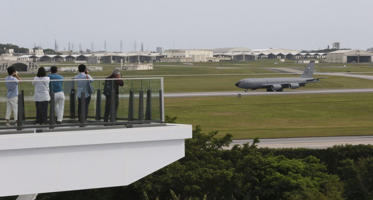 那霸機場起濃霧！　3航班緊急改降“美軍基地”