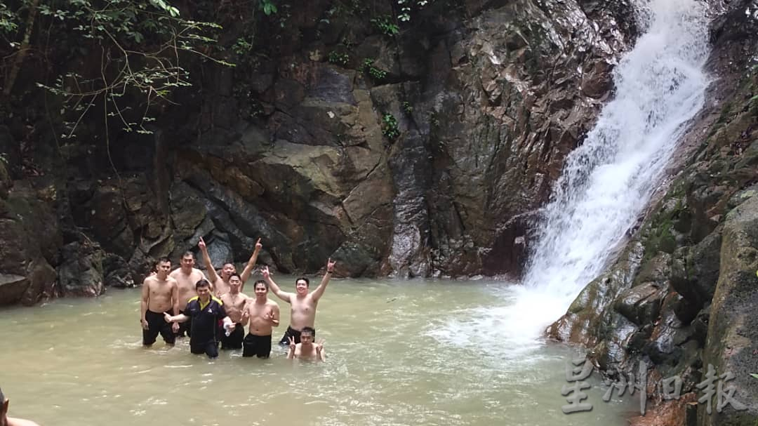 半岛心旅游 |　冷瀑热泉，拉美士冰火之旅