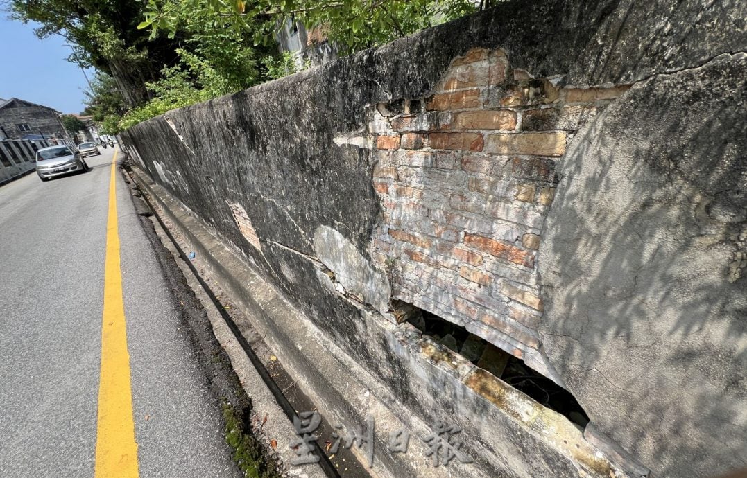 （古城封面主文）曾昆清路空屋成危楼·市民：旅游年半年了还不行动