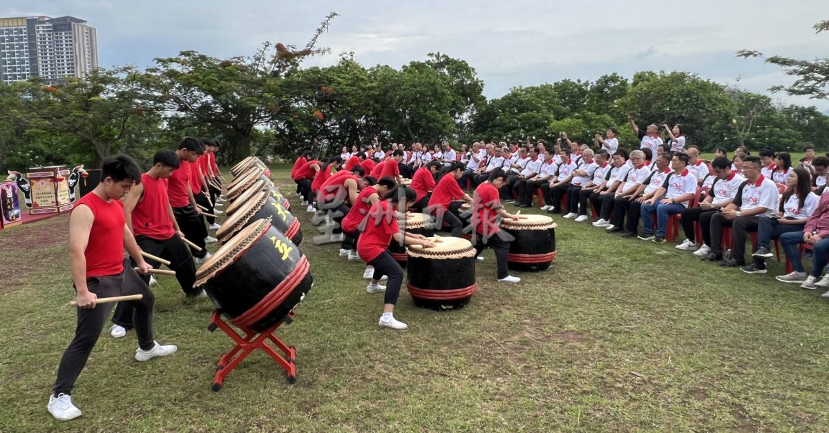 （古城封面主文）第39届文化节火炬礼·火化传承 圣火永续