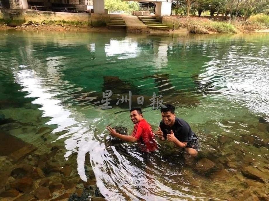 （古城封面副文）河水又现清澈翠绿·吉双河再翻红