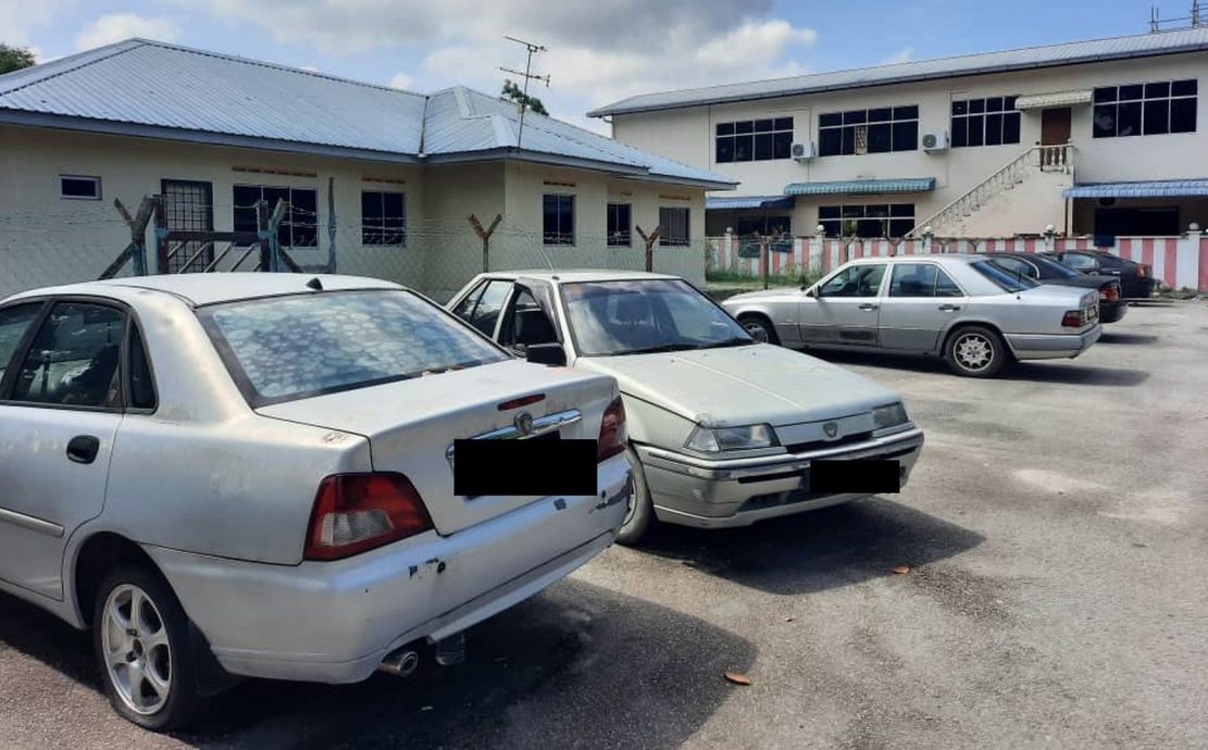 （古城第五版主文）武吉波浪甲嶺花園以及合作花園停車格慘變廢棄車廠