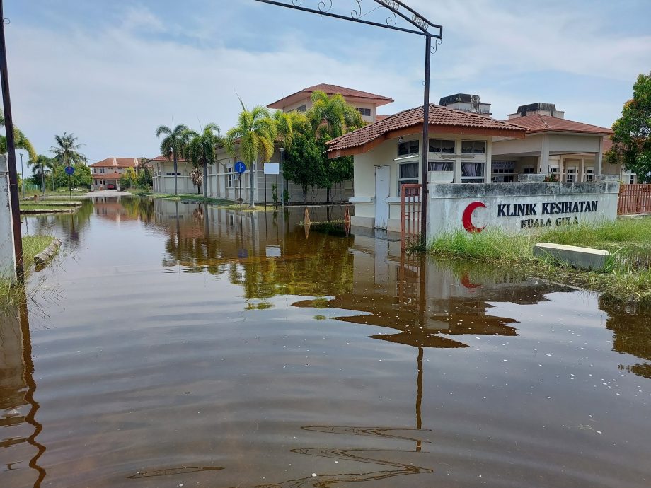 （大北马）牛啦渔村大雨淹水  积水4天无法排出 居民叫苦连天