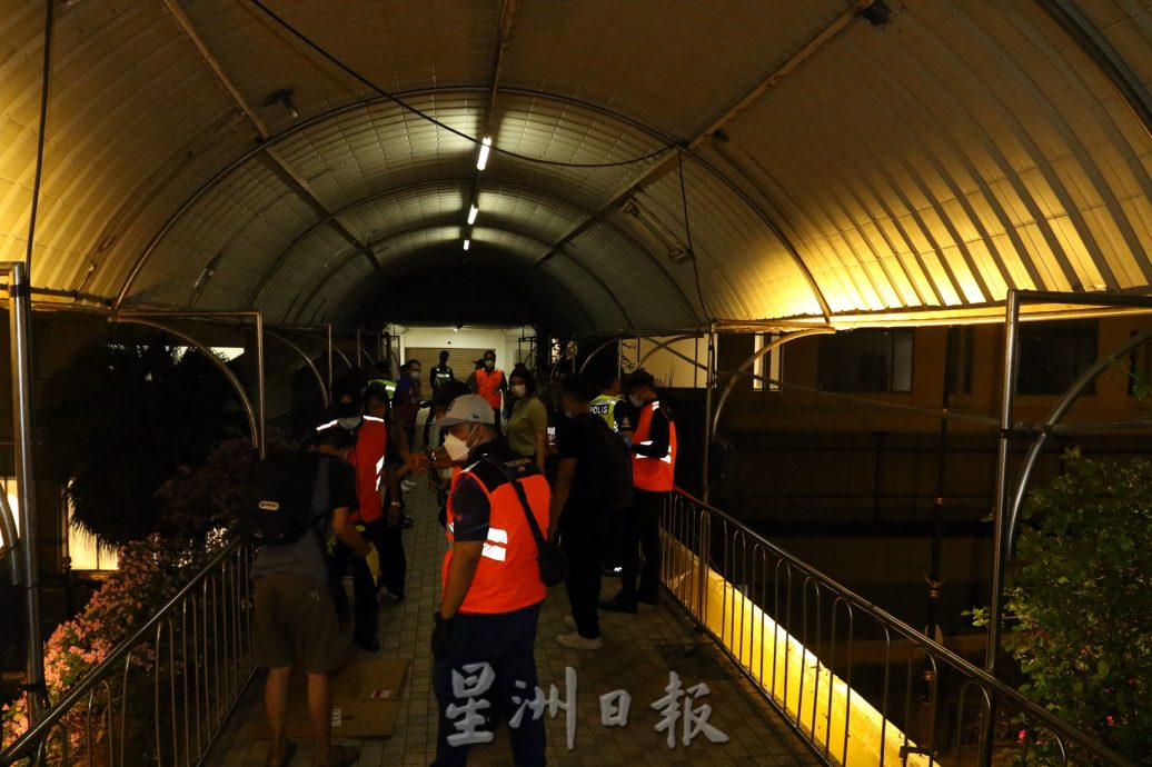 （已签发）柔：视频：把医院当“家”，街友夜宿医院急诊部遭取缔