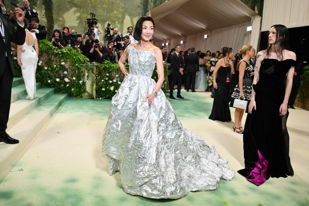  Met Gala|杨紫琼被亏“行走的锡箔纸” 女王风采