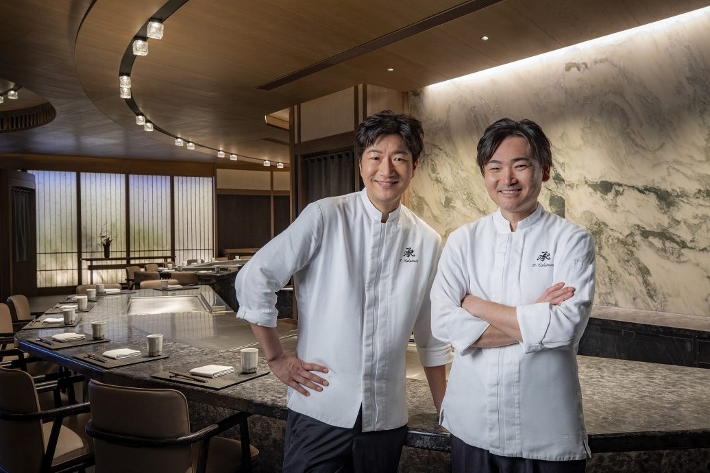 Led by Chef de Cuisine Fuminori Nakamura(left), and Sous Chef Daisuke Ushimura(right), Teppanyaki Shou is helmed by a team of seasoned culinary professionals. With their profound expertise and outstanding skills, they present a vibrant and aromatic culinary feast for diners.