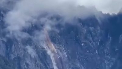 視頻 | 神山腳下山體滑坡 馬西勞爆發土石流