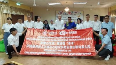 中国港湾履行社企责任  访孤儿院捐物资