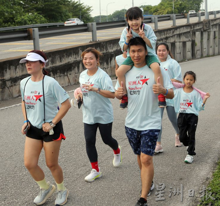 “星洲人欢乐行” 育才华中热烈引爆 男女老幼踊跃赴会