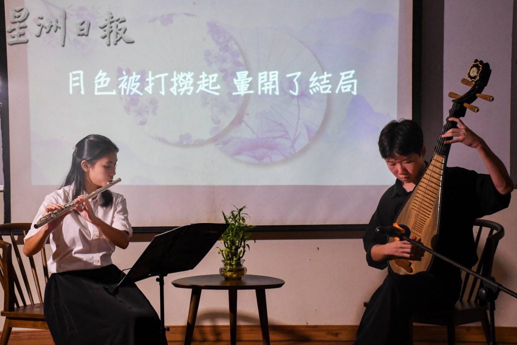 东3：丹中生举办琵琶个人演奏会《琵琶语》，作为学习分享。