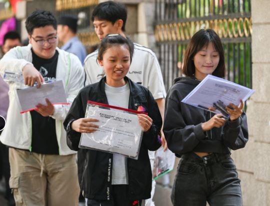 中国调查：少阅读、依赖网络表情包 青年“词穷” 表达能力下降