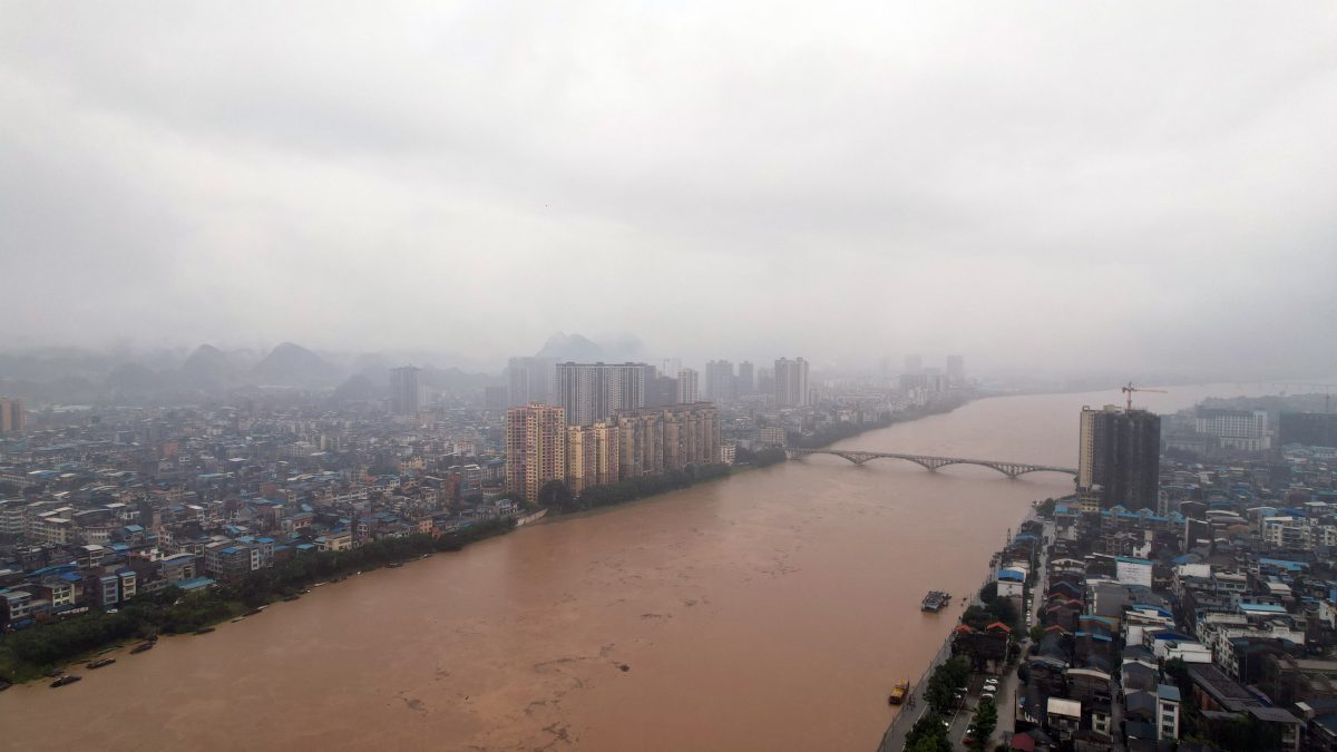 中国长江中下游暴雨预警 雨量估较往年同期增逾1倍