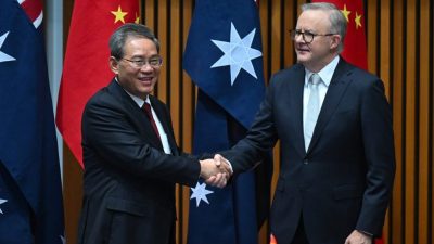 中澳总理举行年度会晤 中方宣布放宽澳洲公民免签入境中国15天