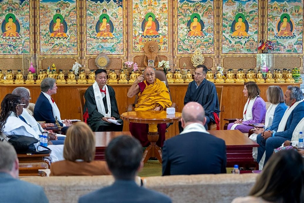 佩洛西率團晤達賴喇嘛 中國強烈譴責